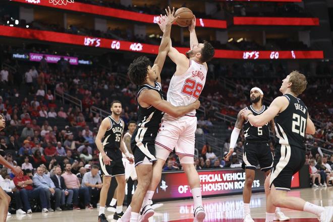 火箭双杀雄鹿锁定西部前六 申京谢泼德联手轰出