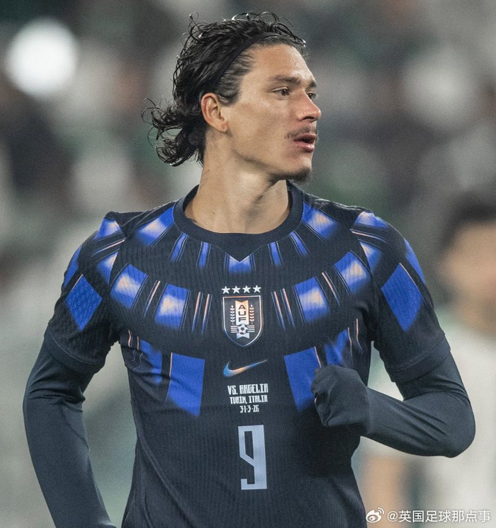 耐克新款国家队球衣肩点凸起引争议