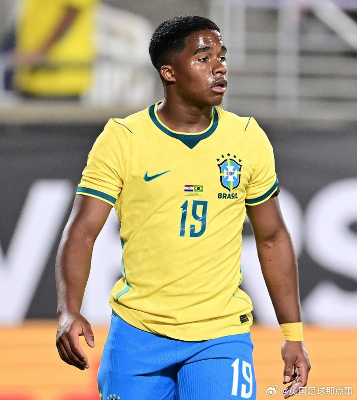 耐克新款国家队球衣肩点凸起引争议