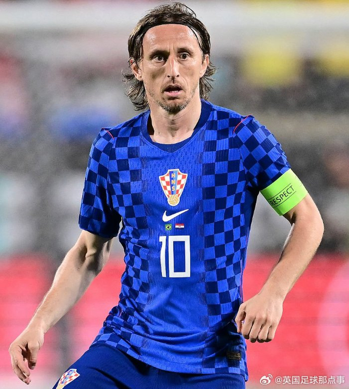 耐克新款国家队球衣肩点凸起引争议