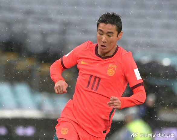 耐克新款国家队球衣肩点凸起引争议