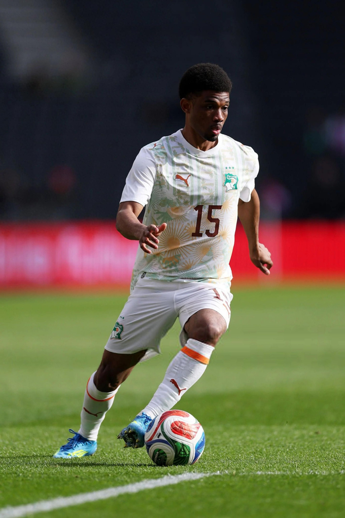 阿马德点球争议暴露曼联进攻隐患，芒特回归或