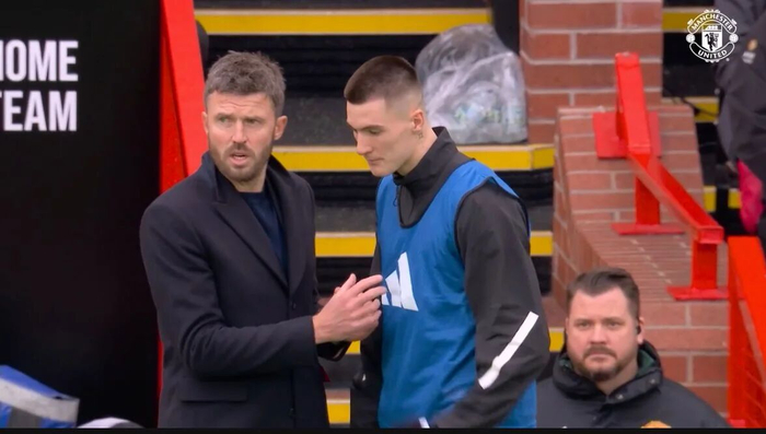 阿马德点球争议暴露曼联进攻隐患，芒特回归或