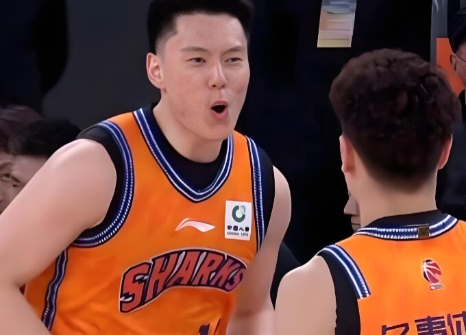 二李携手轰出45分并合力射